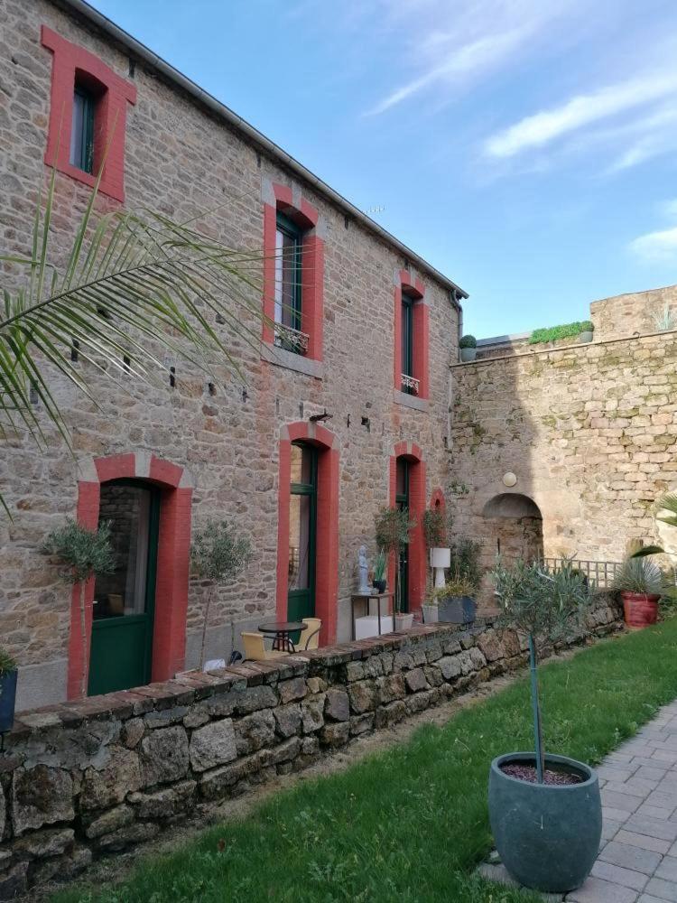 Chambres D'Hotes Les Carmelites Guingamp Εξωτερικό φωτογραφία